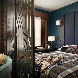 Club Kamer met een King Size Bed